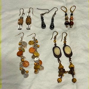 LOT OF 5 COSTUME JEWELRY EARRINGS